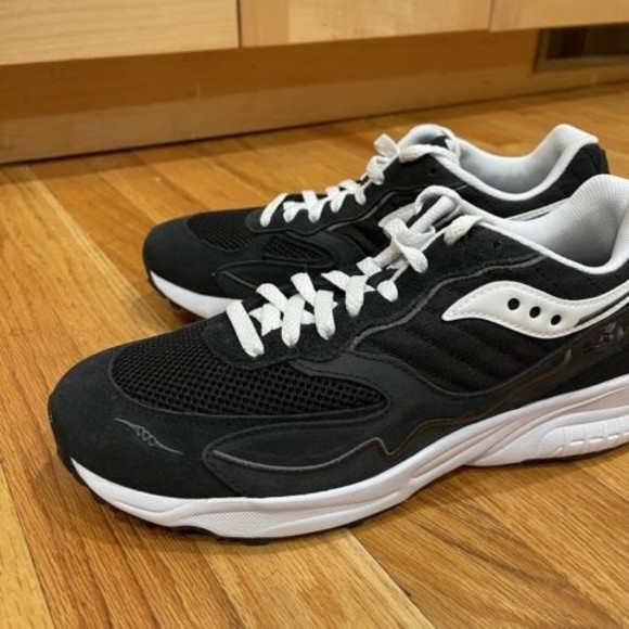 Saucony 3D GRID Hurricane Mens Sneakers Shoes Size 10 Black White EXCELLENT main image 6